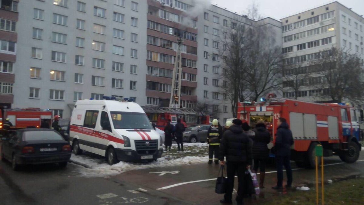 В #Минске по пр.Пушкина,13  пожар в квартире на 7-м этаже  ликвидирован. Подробнее позже.