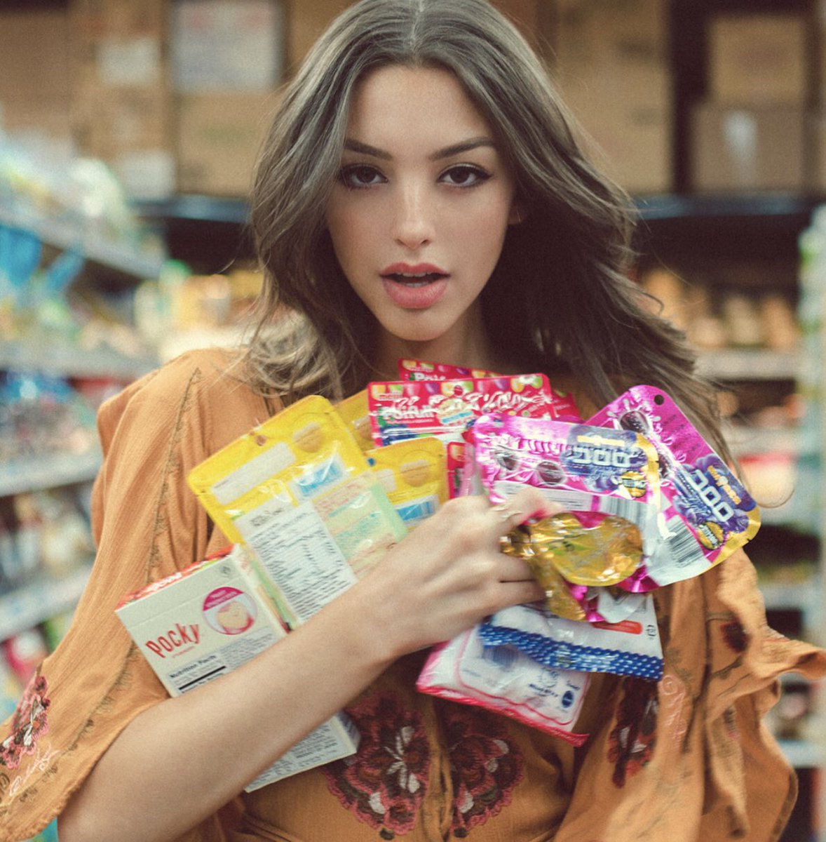 CelineFarach's tweet photo. All I want for Christmas is CANDY! ❄️⛄️
Photos by: Bobbi Vu https://t.co/MZQXIJrufq