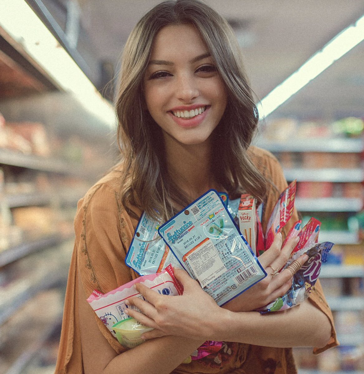 CelineFarach's tweet photo. All I want for Christmas is CANDY! ❄️⛄️
Photos by: Bobbi Vu https://t.co/MZQXIJrufq