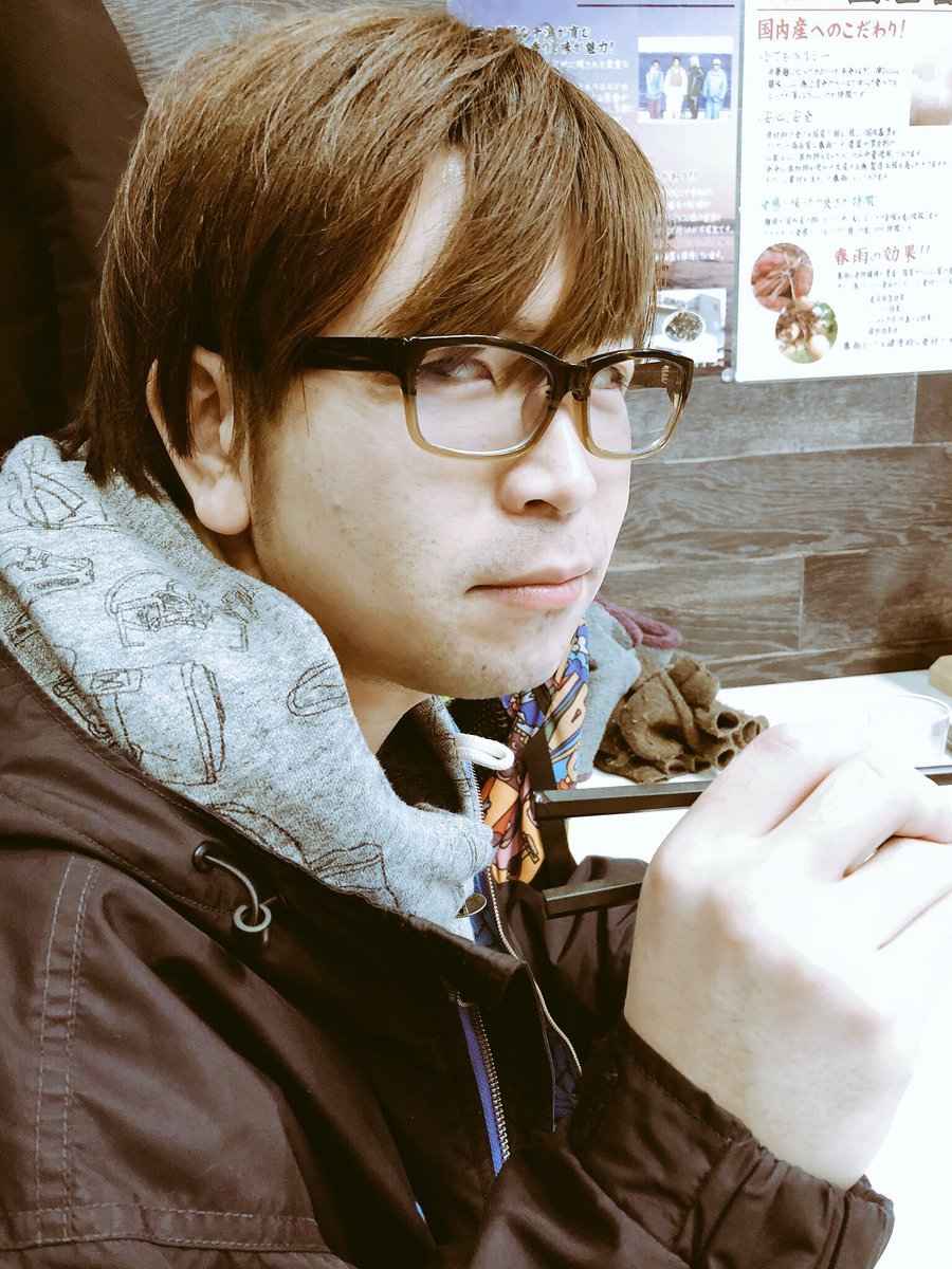 kamitsuki__Dr's tweet photo. 本日の聖なる夜は27日のクアトロに久々にマイセット出すのでPAとドラムテックと三人でドラムチューニングのあーだこーだをしてました。クリスマスくんだりに男三人でこんなんやってんも皆さまに最高の音をお届けする為!
とりあえず期待してええよ。
#カミツキ
#SJCCustomDrums
#tuningnight https://t.co/S665lnFpZF