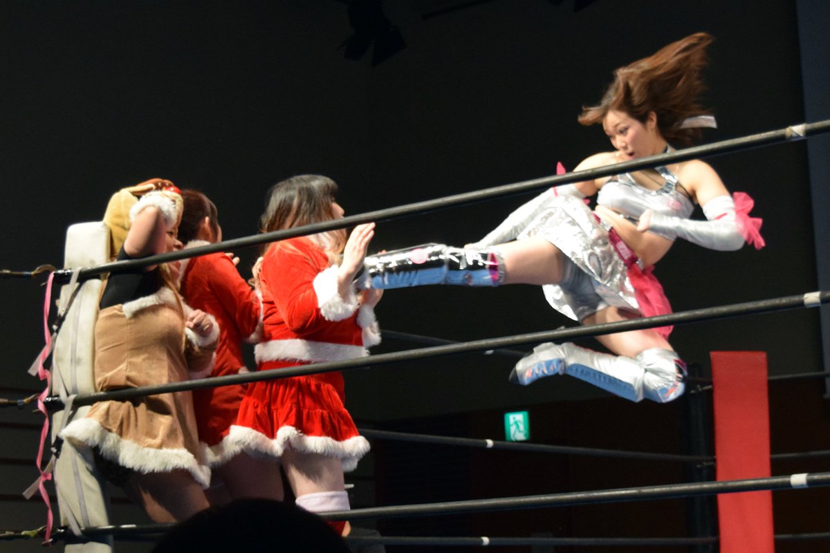 xyonmckell's tweet photo. #IceRibbon #TeamDATE #KFCHall https://t.co/jh5KqPRnCm