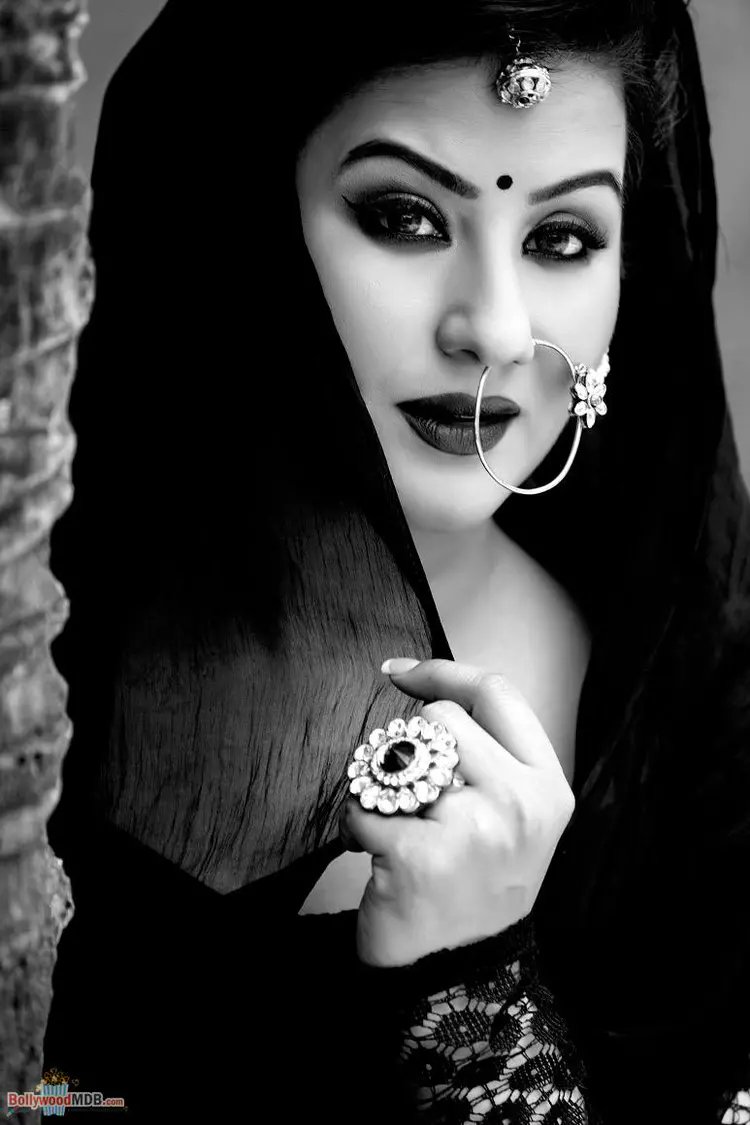 jagtarbhangal's tweet image. Who should be the next semifinalist of @BiggBoss 11 after #VikasGupta &amp;amp; #HinaKhan ??

RT 🔃For #Shilpa 
Like 👍 for #Priyank

#BB11 #BiggBoss #BiggBoss11 #ShilpaShinde  #KatrinaKaif #MerryChristmas #PriyankSharma #AkashDadlani #PuneeshSharma #LuvTyagi @lostboy54 @eyehinakhan