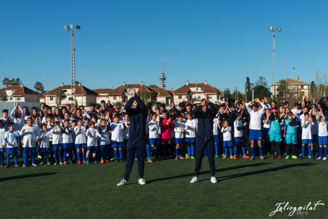 INCLUSIVO via <a href="/pacopolit/">Paco Polit ⚓️</a> | El Athletic Unión <a href="/AUCATARROJA/">ATHLETIC CATARROJA</a> refuerza su apuesta por el fútbol inclusivo en la 2017-2018 cc @FederacionFFCV <a href="/juliogmilat/">Juliogmilat Fotografía</a> bit.ly/2BbEb8f