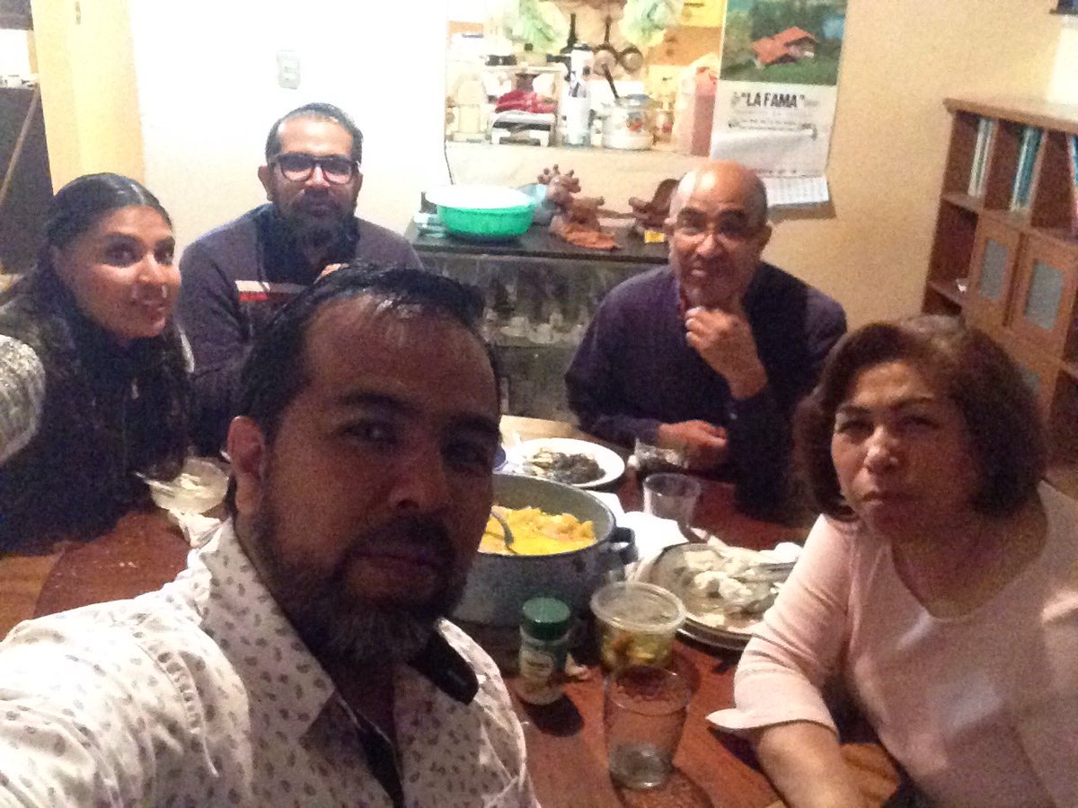 patymp's tweet photo. Feliz navidad 🎉🎊🎄☕️ https://t.co/VqDGwLt82E