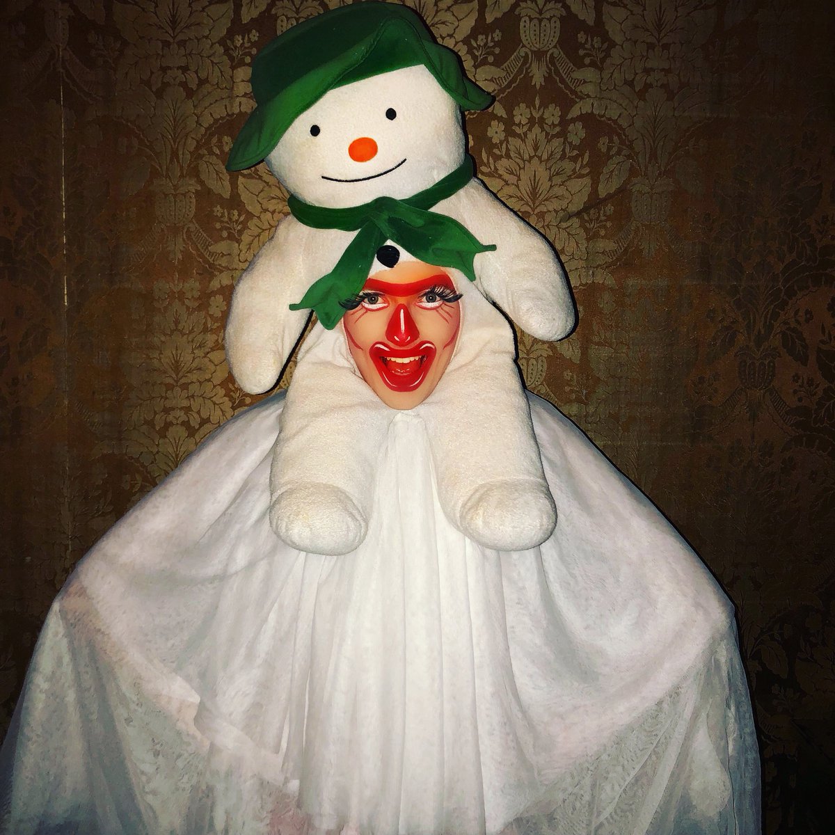 princeJAYJAY_DJ's tweet photo. 🌟 HAPPY CHRISTMAS ⛄️
#princejayjay #thesnowman #ChristmasDay https://t.co/ObTbzxMXCI