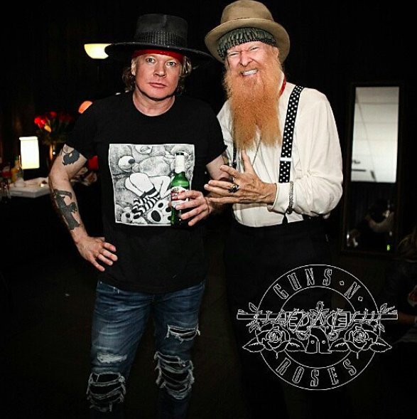 Am I fangirling? Hell yes I am 😻😻
Btw
MERRY XMAS GUYS LOVE YOU SO MUCH!!! Please take care and have a wonderful day with your family and friends 💖💖 wish you all the happiness in the world! 💚💜💙💛❤
#axlrose #gunsnroses #gnfnr #notinthislifetime