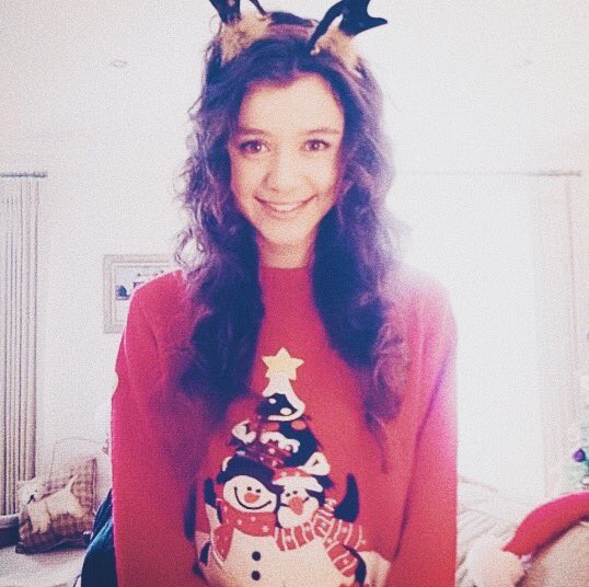 affectioncalder's tweet image. Merry Christmas 🎄🎁