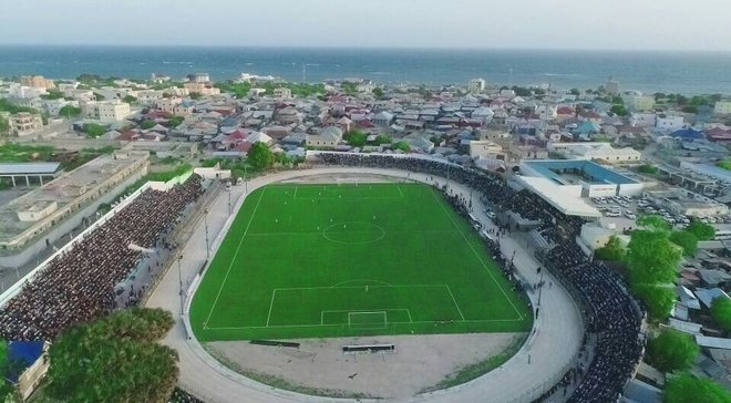 Puntlandmirror's tweet photo. This is the #Somalia that western media may ignore. This is #Mogadishu. It is changing dramatically from NOTHING to SOMETHING. This is stadium #Konis in the capital. According to the narratives, it is scheduled to host regional soccer competitions very soon. #NabadIyoNolol https://t.co/9en2eykV5w