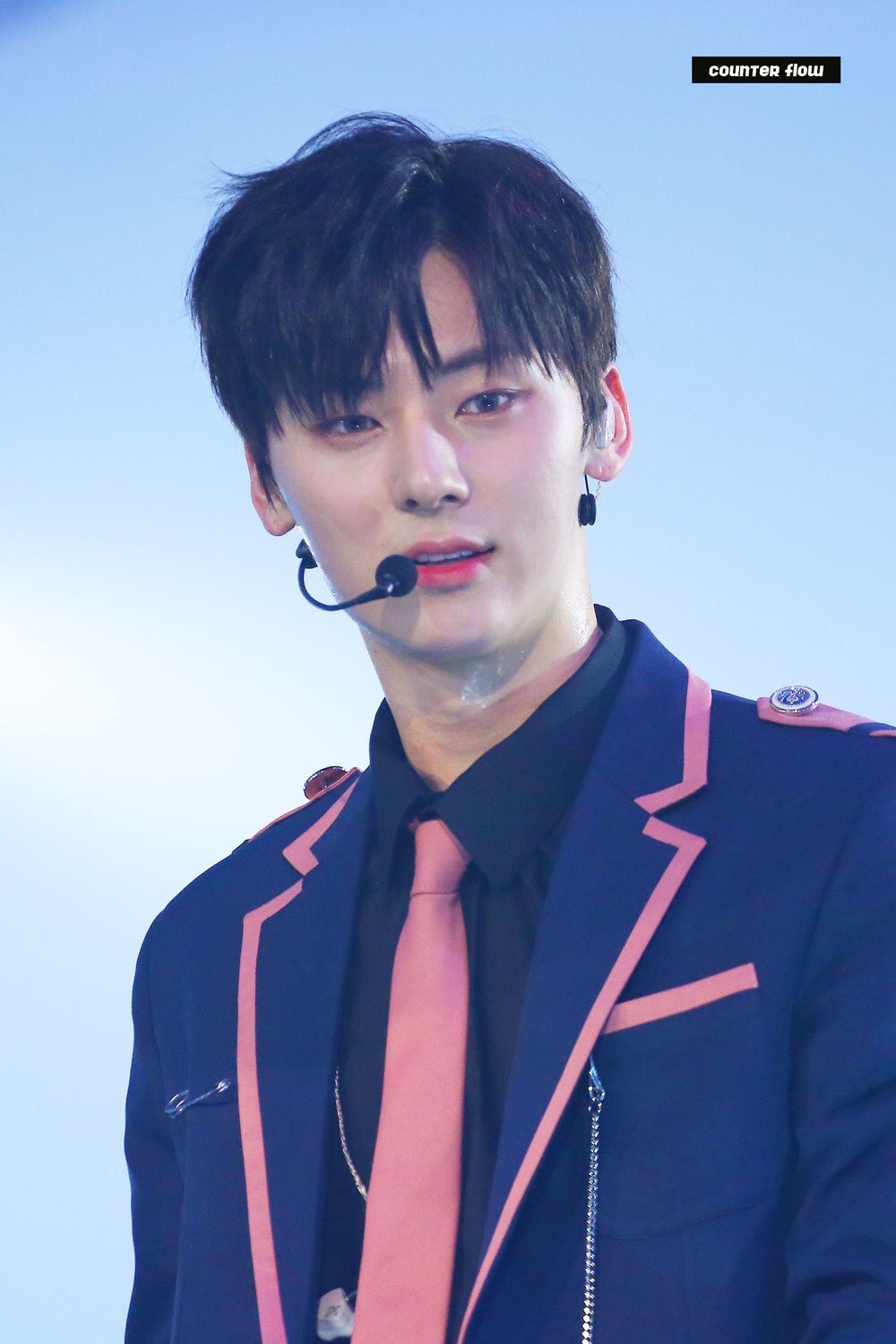 DR5qveSU8AEasky.jpg:large