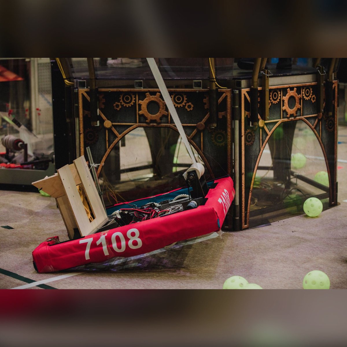 voltranrobotics's tweet photo. Up up and away! #omgrobots #morethanrobots #frc #firstroboticcompetition #fikretyukselfoundation https://t.co/odZxVYYeKI