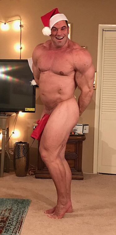 Merry Christmas to all my fans and followers! bigmaxmuscle.com

#bodybuilder #muscle #maleescort #escort #christmas #santa #xmas