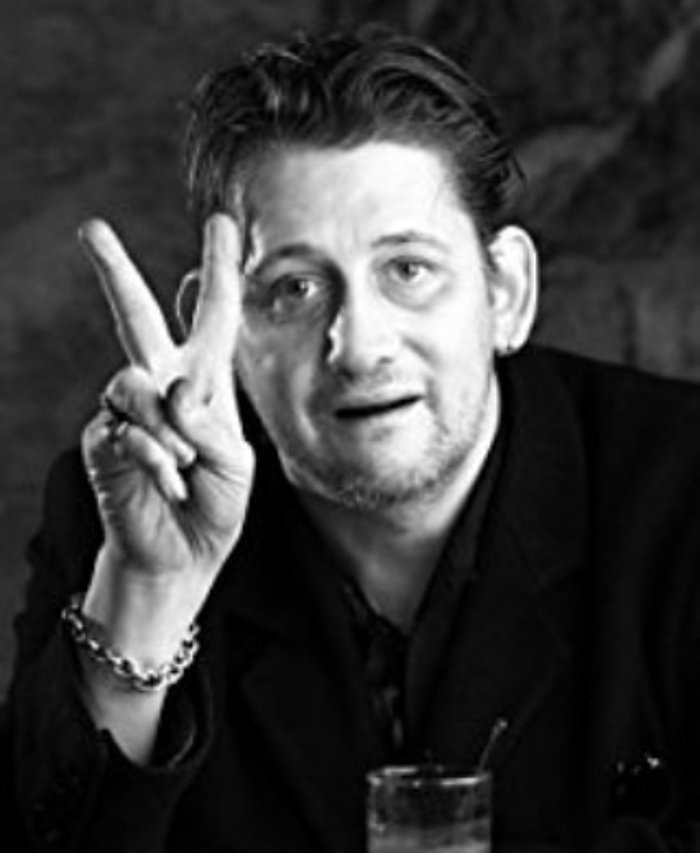 HAPPY BIRTHDAY SHANE MacGOWAN..MAY YOU LIVE LONGER THEN KEITH RICHARDS!  