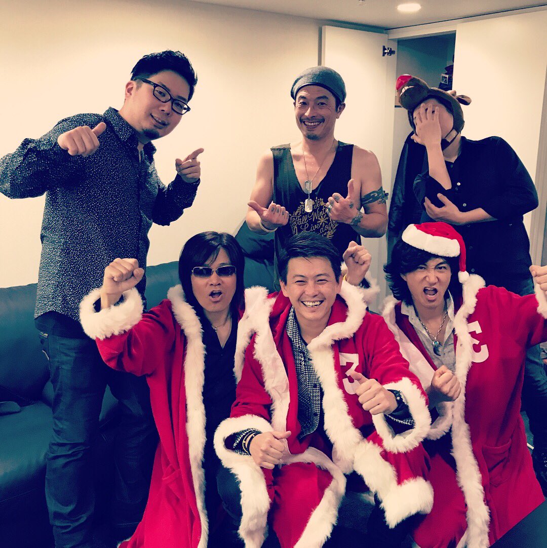 YoshimotoHiroki's tweet photo. Super thanks to everyone who joined our Winter tour 8places x 2stages = 16stages😎
これにて #doa #FallWinterLive #OpenDoor 2017終了。あっという間でしたね… 寂しいけどお楽しみは次にとっといて2017年度のdoaの活動〆です🙏🏻
皆さん楽しく熱い時間をありがとうございました〜👋🏻🕺🏼🎅🏼 https://t.co/mENcNEWkMP