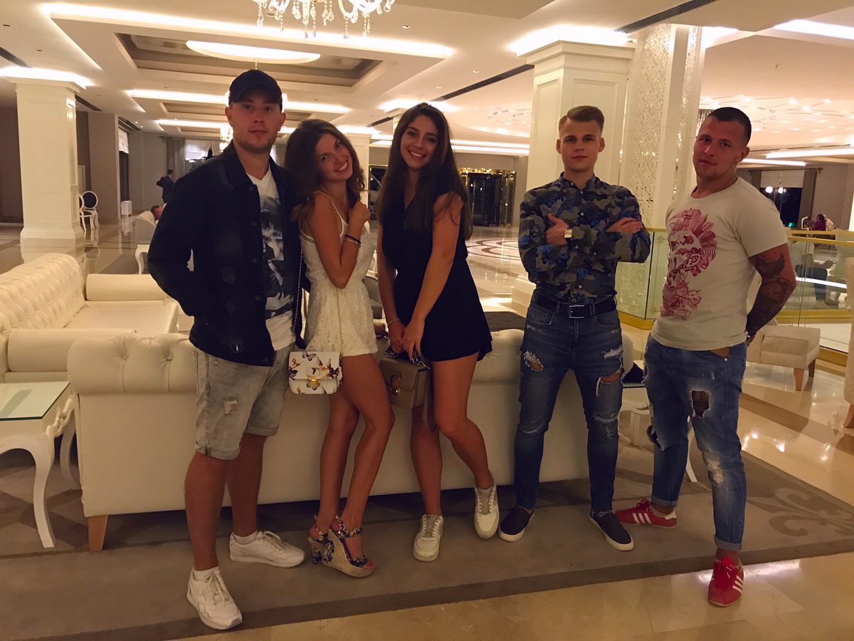 Merhabam 🙌
Только хорошие воспоминания... 
Чем больше моментов в жизни, не важно хороших или плохих, для тебя Мир раскрывается по новому, и ты больше понимаешь и ценишь Жизнь.
P. S.
Это была Историческая ху*ня😬😀🇹🇷
#Turkey #tekirova #kemer #friends #MediterraneanSea