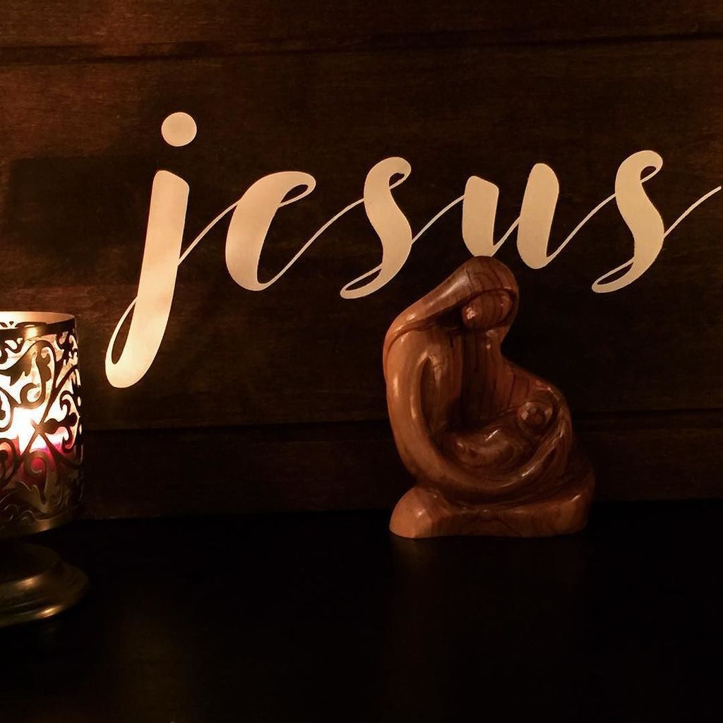 BruceZachary's tweet photo. Much love to all our friends this Christmas! Praying that we discover > contentment in Christ as we rejoice in the wonderful truth that God came to dwell with us. #contentinchrist https://t.co/woPeXvRlPp https://t.co/Zpl8X8TzAR