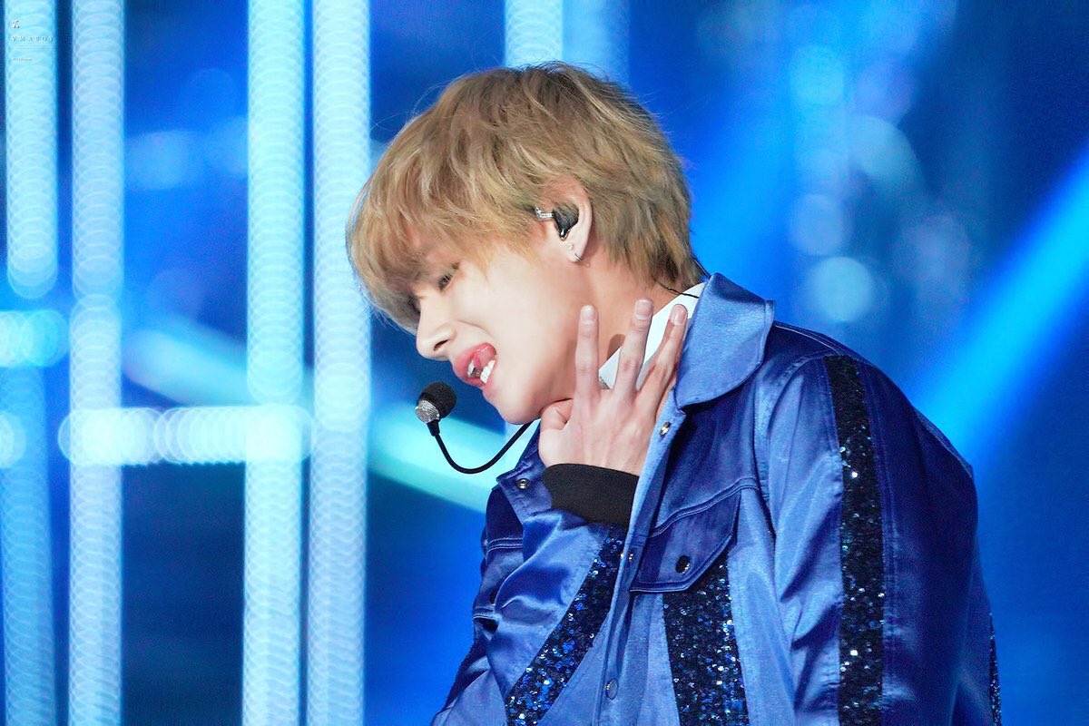 JeonKookieChim's tweet photo. #v #taehyung #BTS https://t.co/uI72XWHMAI