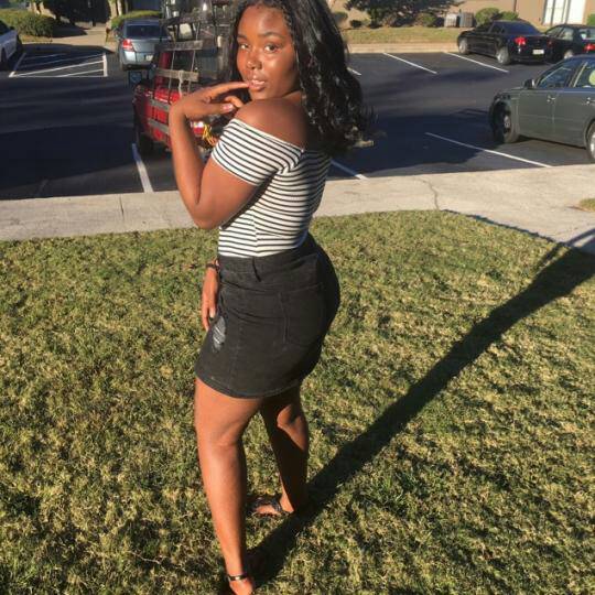 SinclairErvy's tweet image. 🙌 YASSS It's time for a great show Lia.goddess: 
liveme.com/media/liveshor…