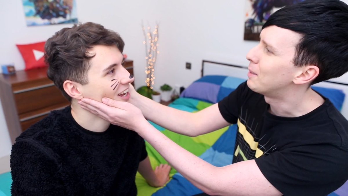 yoonminempire's tweet photo. Just imagine phil leaning into dan bringing his face closer to his and kissing his lips gently as they smile through the kiss https://t.co/mMXE0liO0W
