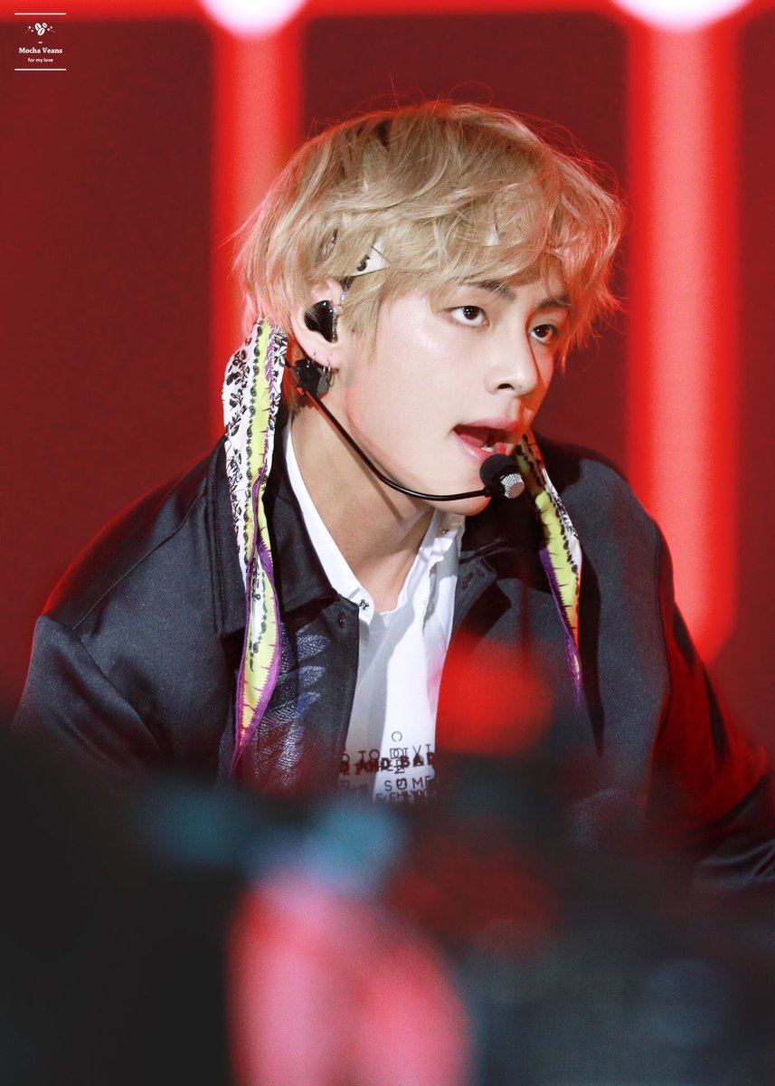 JeonKookieChim's tweet photo. #v #taehyung #BTS https://t.co/mCleB9Xarp