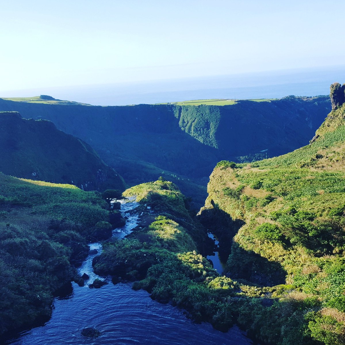 experience_oc's tweet photo. Ilha das Flores
https://t.co/EoOtl9yxxn
#ilhadasflores #floresisland #flores #travel #guide #hiking #tour #jeeptour #portugal #tourdejipe #Fajãgrande #Santacruz #açores #azores #experienceoc #followyourway #travel #fantastic #love #green #atlantic #island #samsung https://t.co/4N8cMCLfdo