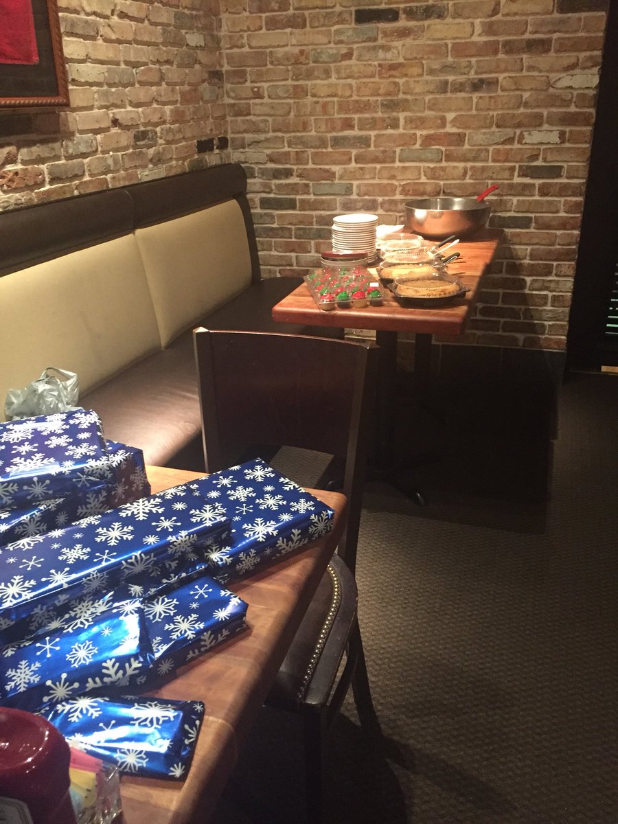 Chiintex's tweet photo. Breakfast and dinner for my hard working teams. Merry Christmas twittervurse! https://t.co/kkJzXAmgsw