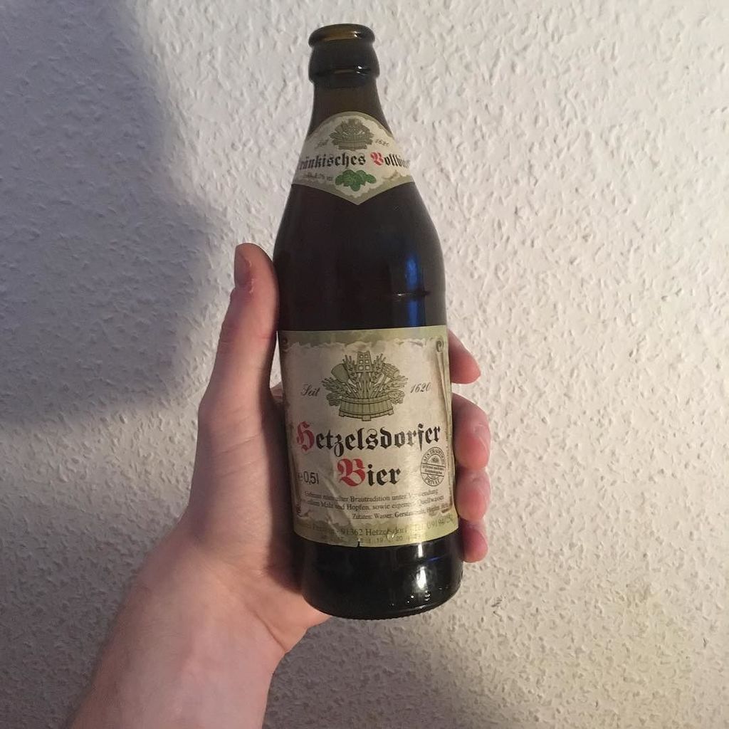 boxxbeidl's tweet photo. Hetzelsdorfer Vollbier
.
#Probierbier #BeerToTry #beer #bier #beerstagram #instabeer #franken #franconia #heimat https://t.co/V0qVW0HFmG https://t.co/DGFUPpvNOc