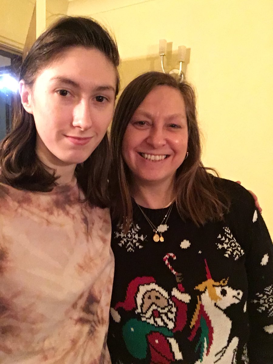 Lsimmonds49's tweet photo. Merry Christmas from me and my Mum hope everyone has good one and happy new year bring on 2018 ❤️ https://t.co/PxsytfLmIj