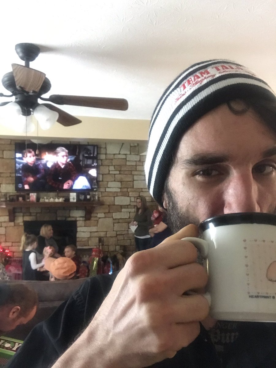 vanilla_fiend's tweet photo. Hour 4: I continue to observe from the back. The ritual seems odd, but the caffeine helps me blend in. #Christmas  #Yule https://t.co/e4MV0ikiSh