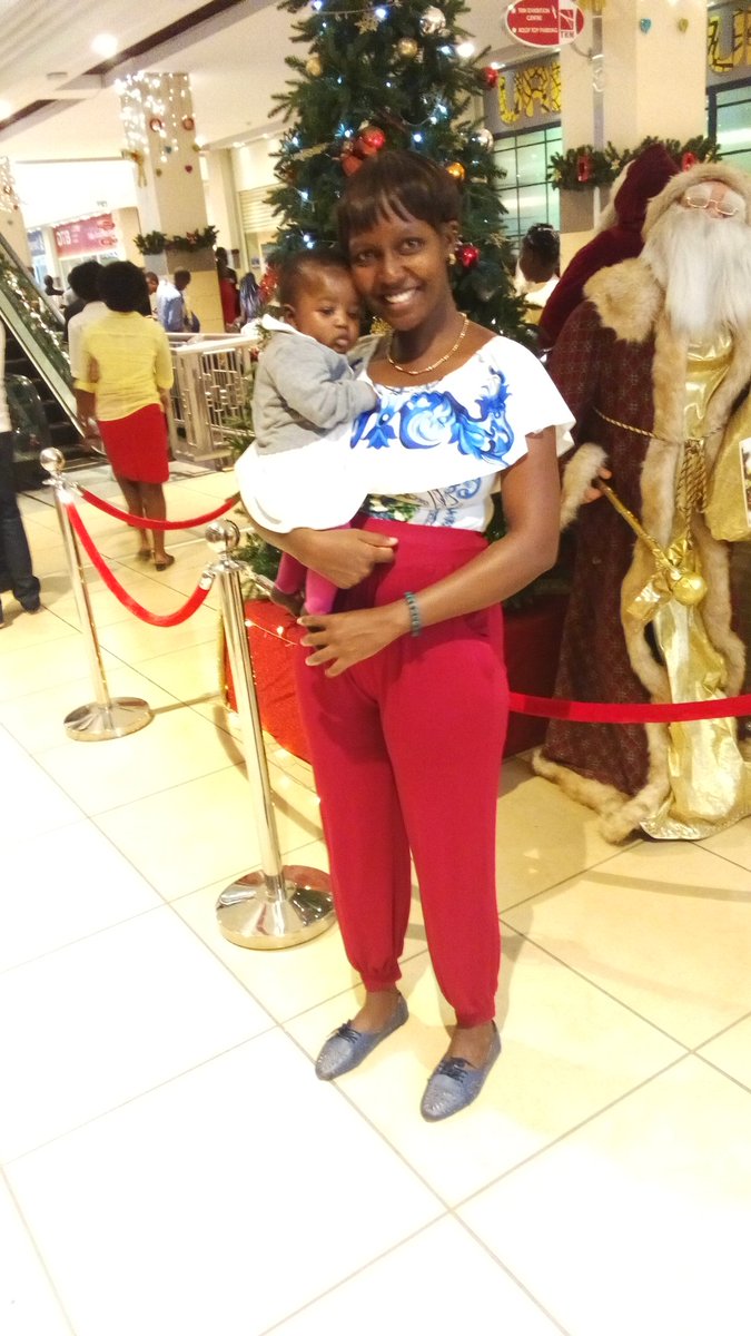 cynthy_anyango's tweet photo. Merry Christmas frm my small family https://t.co/XyFNv3Nx3Z