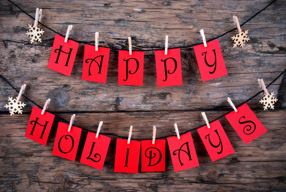 ❄ Wishing you a very Merry Christmas from all of us here at Chenault Vineyards! ️️️️❄