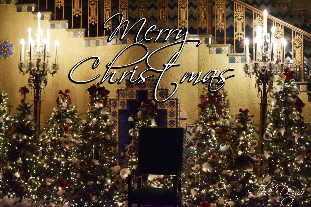 DeYor_PAC's tweet photo. DeYor Performing Arts Center and the Youngstown Symphony Orchestra would like to wish all of our patrons a very Merry Christmas and a prosperous New Year! #DeYor #MyYSO #YourSymphony #MerryChristmas https://t.co/aeStds794O