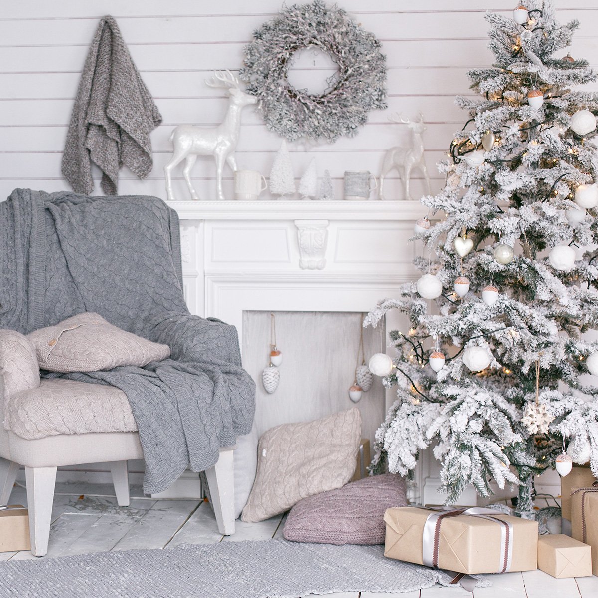 DCLUXEDESIGN's tweet image. Merry Christmas and Happy Holidays from all of us at DC Luxe Design!