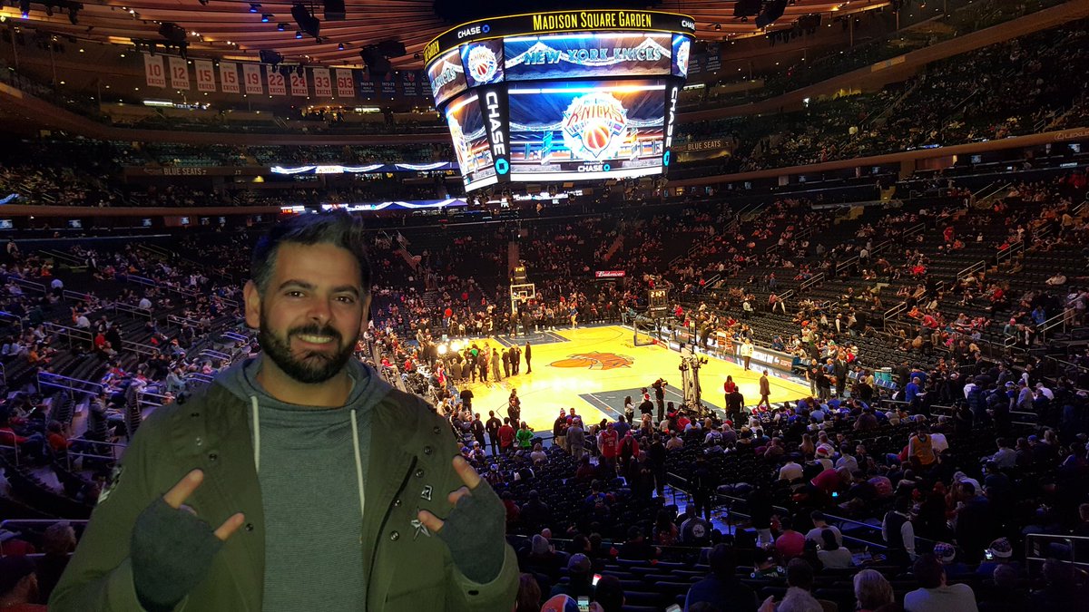 ivory_josh's tweet photo. #nbaplus /#NBAChristmasDay /#dormiresdecobardes / @guillegimenez_  saludos desde el el garden, pena no poderver el chrystmas day como es tradicion con vosotros, la ocasion lo merece  @antoluanr https://t.co/UFb4aKL6De
