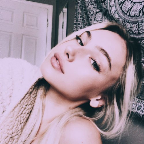 Baby I hear melodies when your heart beats. Baby it sings to me like know that it's Christmas time. ❄️