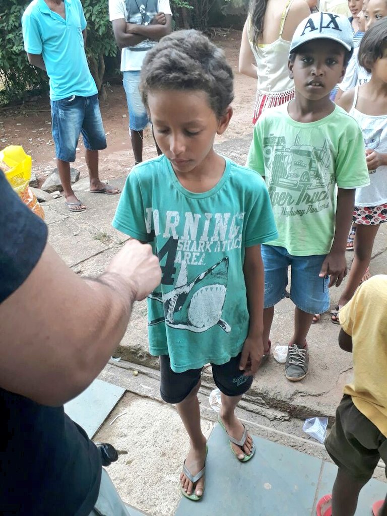 Rootstreet1's tweet photo. Feliz Natal a todos, que as vidas de vocês se encham de paz e muitas bençãos, muita luz pra aqueles que não tem família nem ceia de natal. 💝 https://t.co/yayVwflyDQ
