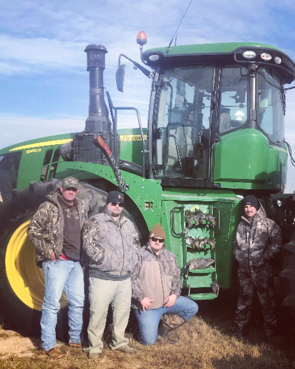 reidwinger's tweet photo. Christmas morning bird hunt. Great success. #jingleshells https://t.co/6Pxwq026eo