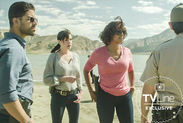 TVLine's tweet photo. #CriminalMinds Exclusive: [Spoiler] Is Shot, Then Gets a Shock — #2018FirstLook https://t.co/Cd1STtwsFq https://t.co/02WKtVUYAc