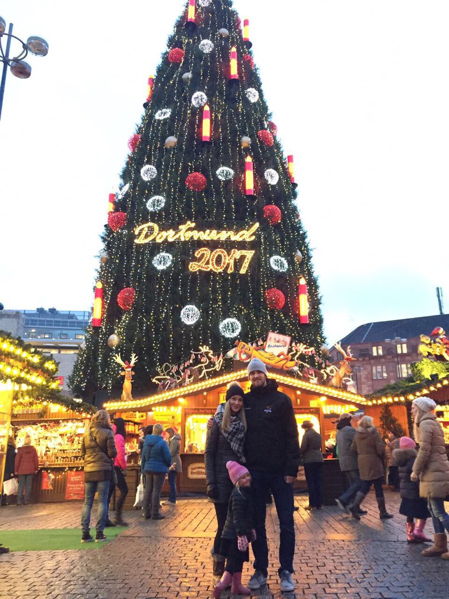 Frohe Weihnachten! Merry Christmas! 🎄 Hope everyone has a great day. Very thankful for so many great friends and family.