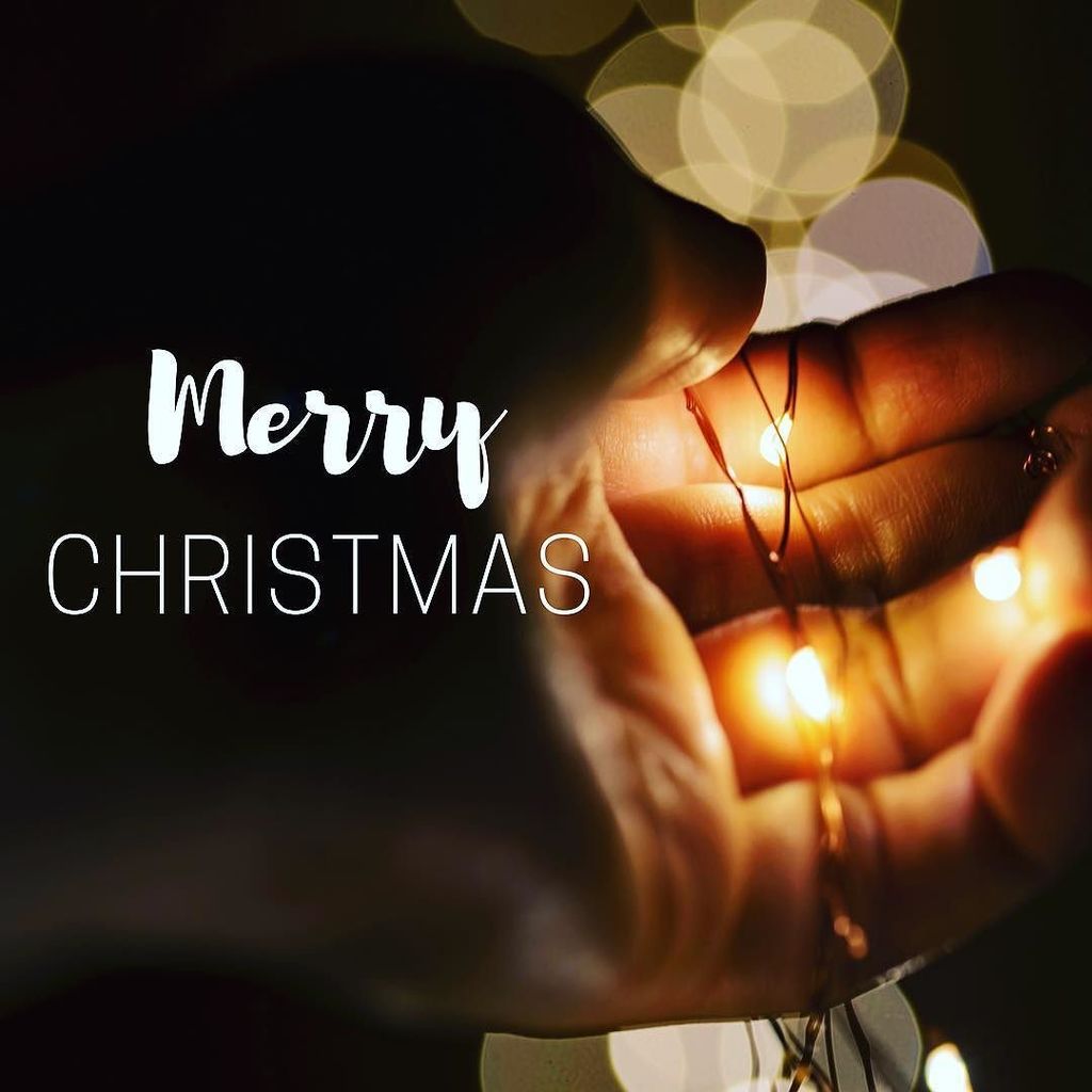 DaffodilBijoux's tweet image. Buon Natale! 🎁🎄💫 Warm Wishes! ⛄️🎅🏻🌟
#makelightfestive #merryandbright #winterstories #persuepretty #flashesofdelight #colorcolourlovers #abmlifeisbeautiful #darlingweekend #myflatlaysandfinds #festivefaffing ift.tt/2C3Tj8V