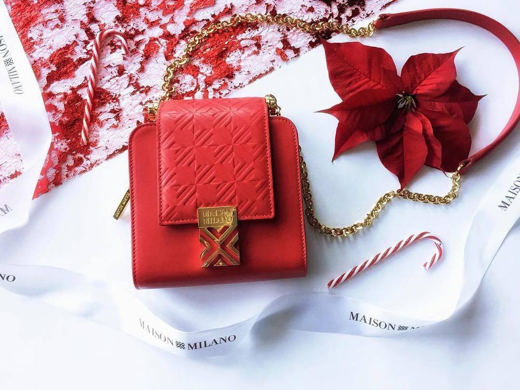 Happy Christmas from Maison Milano #maisonmilano #maisonmilanoaccessory #soaveandsophisticated #milano #luxuryHappy Christmas from Maison Milano #maisonmilano #maisonmilanoaccessory #soaveandsophisticated #milano #luxury
