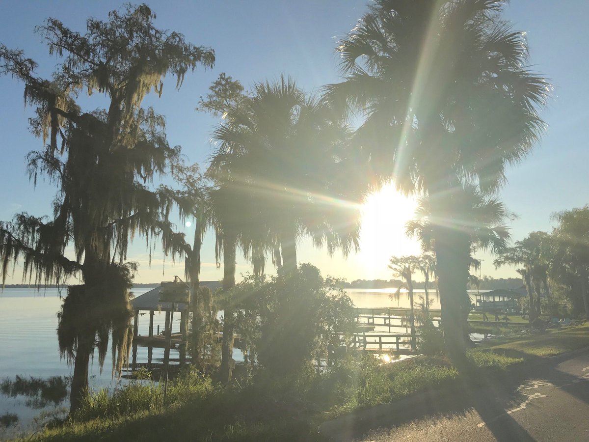 therealtypeople's tweet photo. Merry Christmas 🎁🎄 4m beautiful Florida!Thank you 2 all of our wonderful clients for a great 2017! #loveourclients #christmasday #christmas https://t.co/fPF7LElFoY