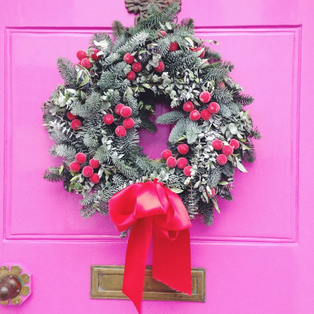 bestpoplist's tweet photo. MERRY CHRISTMAS POP STARS! @ladygaga @taylorswift13 @katyperry  @justinbieber @zaynmalik @Harry_Styles @britneyspears https://t.co/8aVPquC1jt