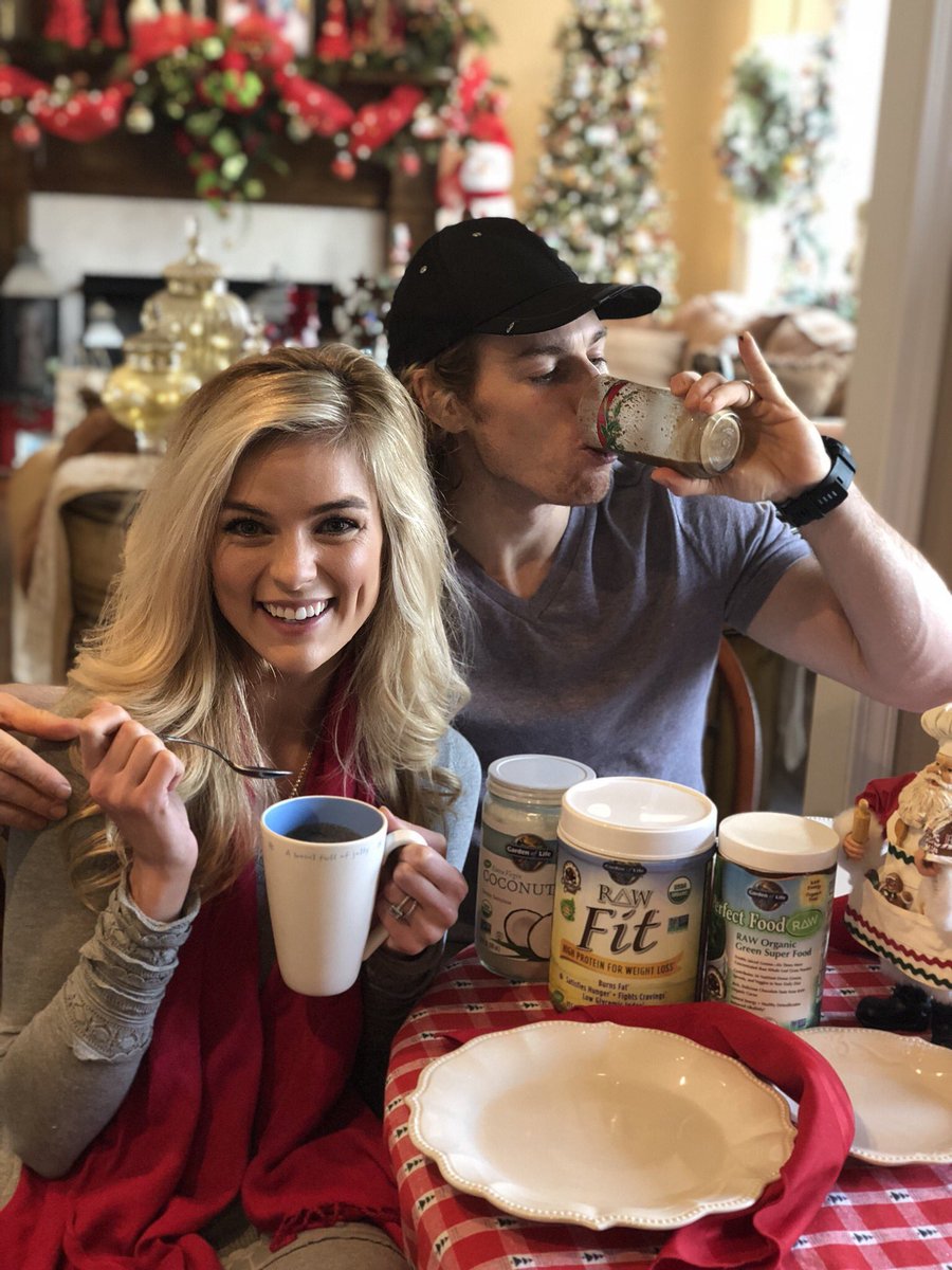 D_Booth7's tweet image. Gotta start the best day of the year with the best woman and best supplements. Nothing better for your health than a Garden of life breakfast. @gardenofliferaw #merrychristmas  #thankstomyhealth #ad