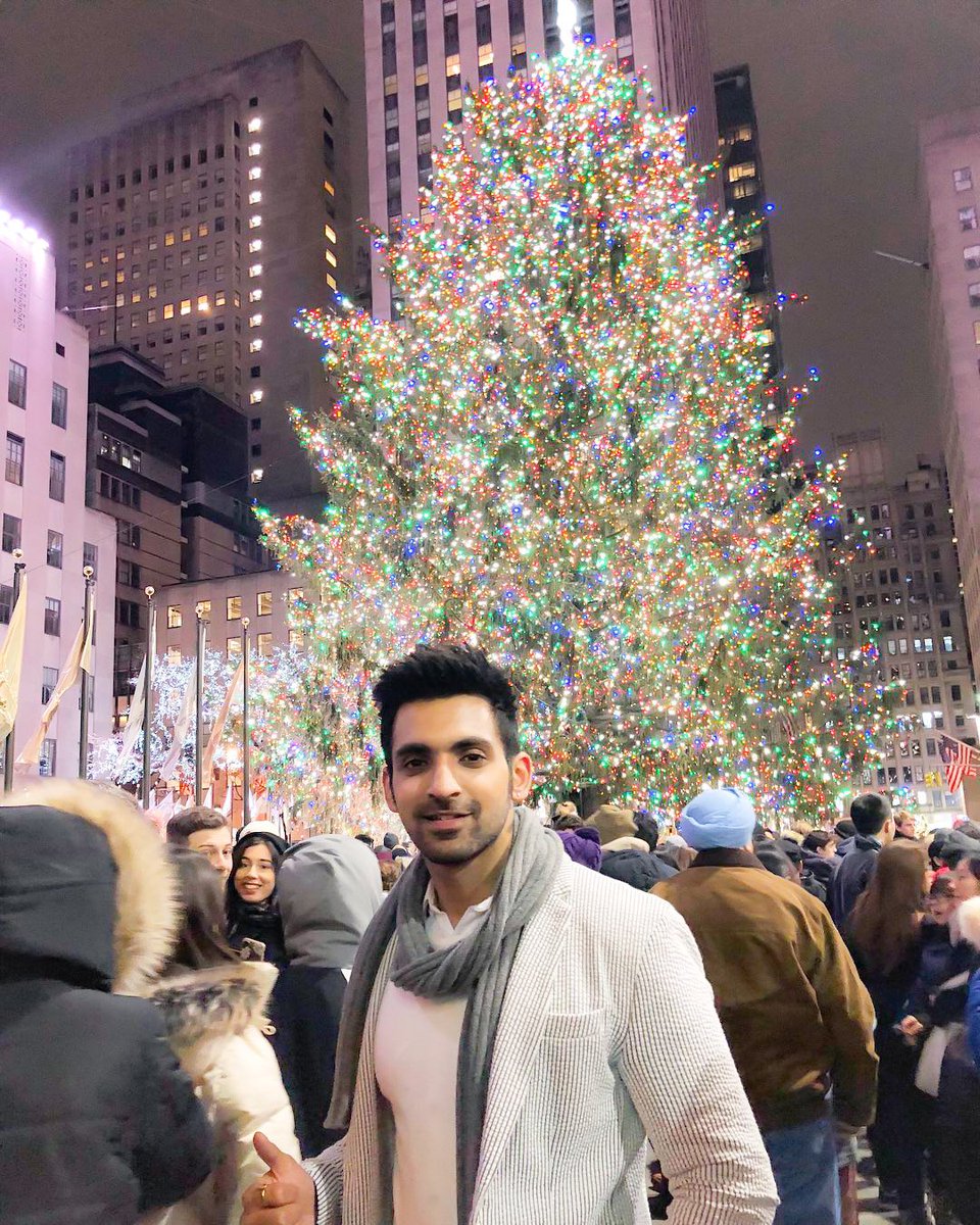 _bkumkum's tweet image. 🔃 @arjitaneja 
・・・
Merry Christmas! 😍❤️🎄 #BiggestChristmasTreeInNewYork #0Degrees #CrazyVibes #LetTheNightBegin🍾🍾 
instagram.com/p/BdG9YtenGEi/