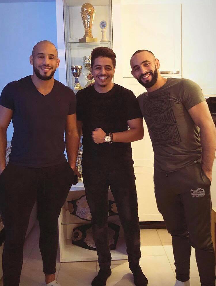 HITRADIOMA's tweet photo. .@Ihab_Amir m3a les frères @abuazaitar et @OttmanAzaitar en Allemagne 🇲🇦️😎 https://t.co/VgowsSFnTO