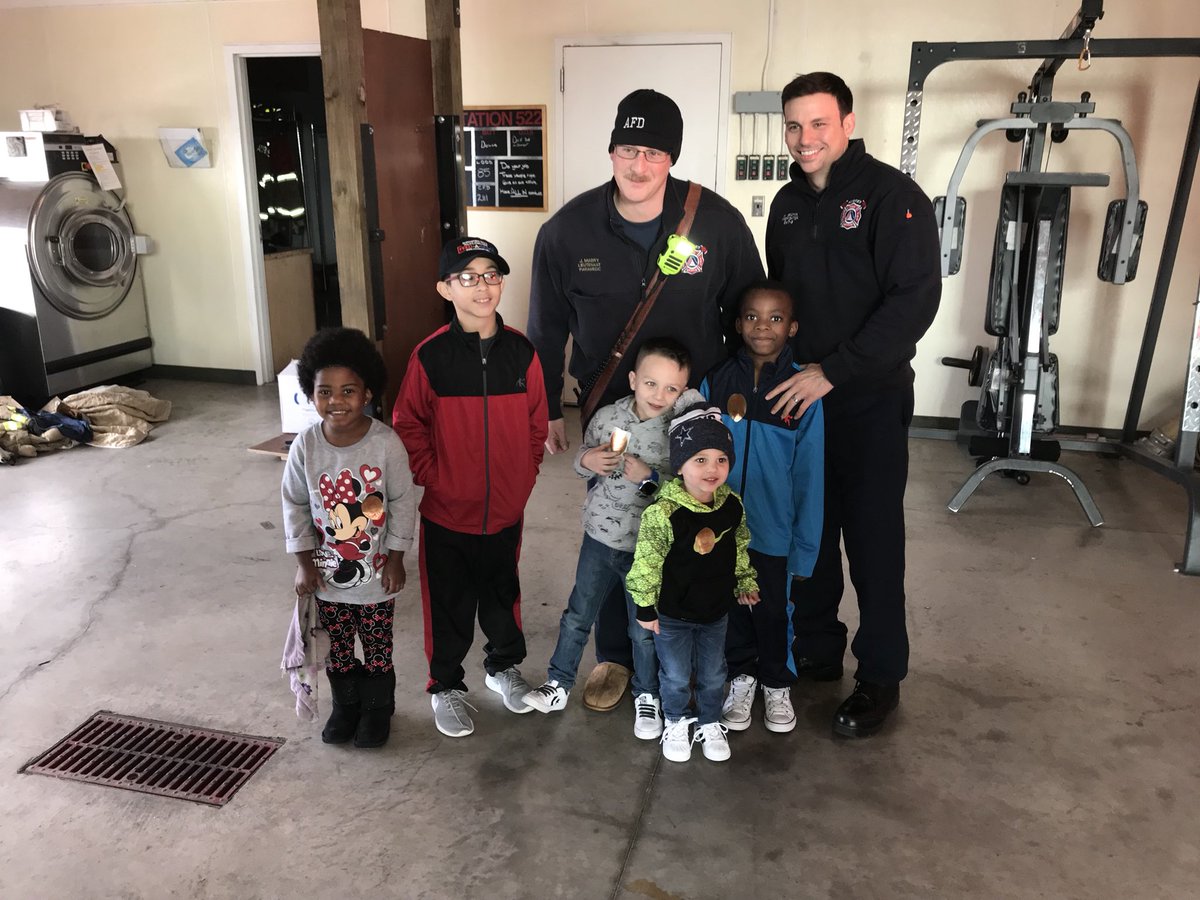 davidfink's tweet photo. Pam’s birthday request for our family to help feed our heroes @feedahero #aubreyfire https://t.co/1lFqfhL2QJ