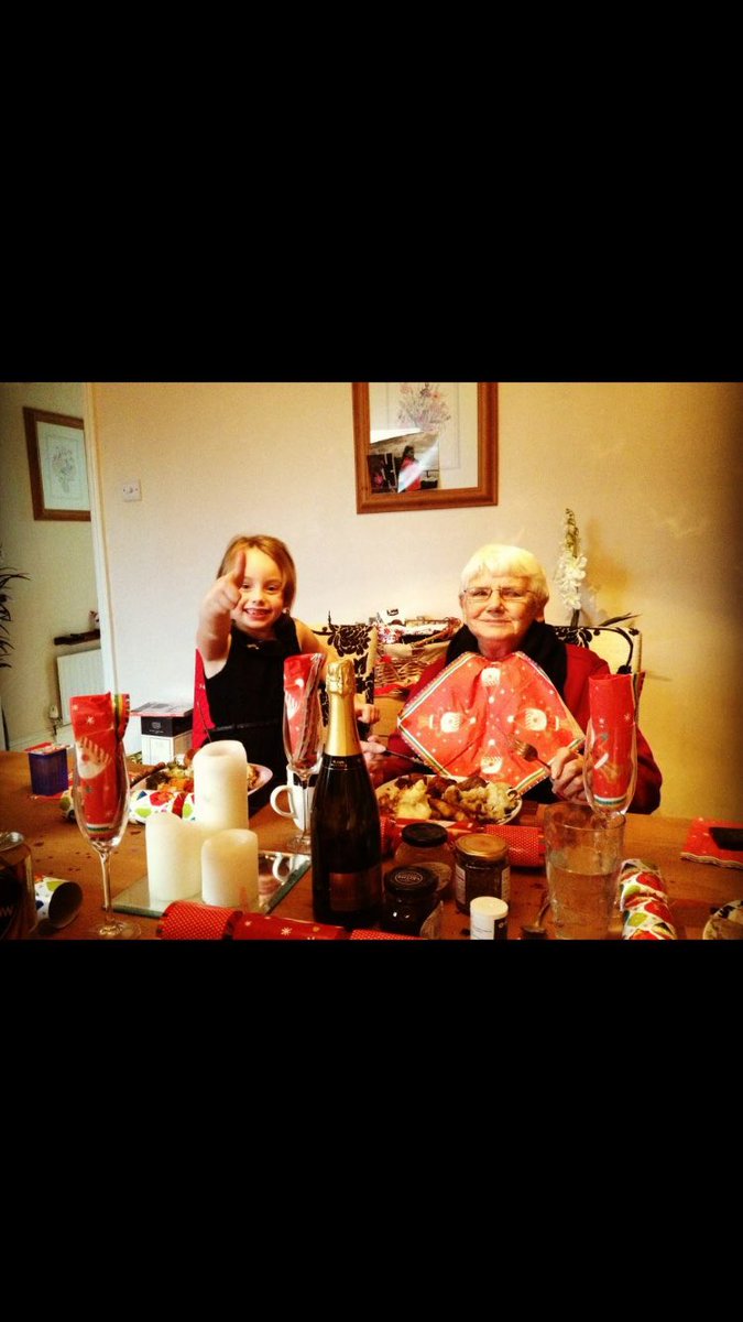 Rbown87's tweet photo. 💔👼🌟
Merry Christmas Nanna.
My very own #ChristmasAngel 
Christmas will never be the same again 😪 https://t.co/h6jWPSPksO