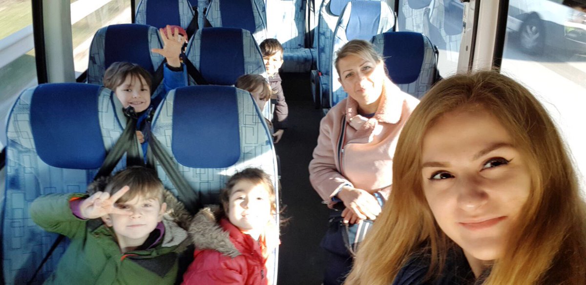 filizec's tweet photo. #OSBEP Okul Öncesi Sosyal Beceri Destekleme kapsamında sevdiklerimize yeni yıl kartları hazırladık ve zarfa ✉️ koyduk Postaneye götürdük. Postanede kargo 📦 bölümününde gezip bilgi aldık. @ddmpyr @TugbaAbanoz @nadigul_gudul @ayserbasol @dilhanogretmen https://t.co/TO4QDx8oOF