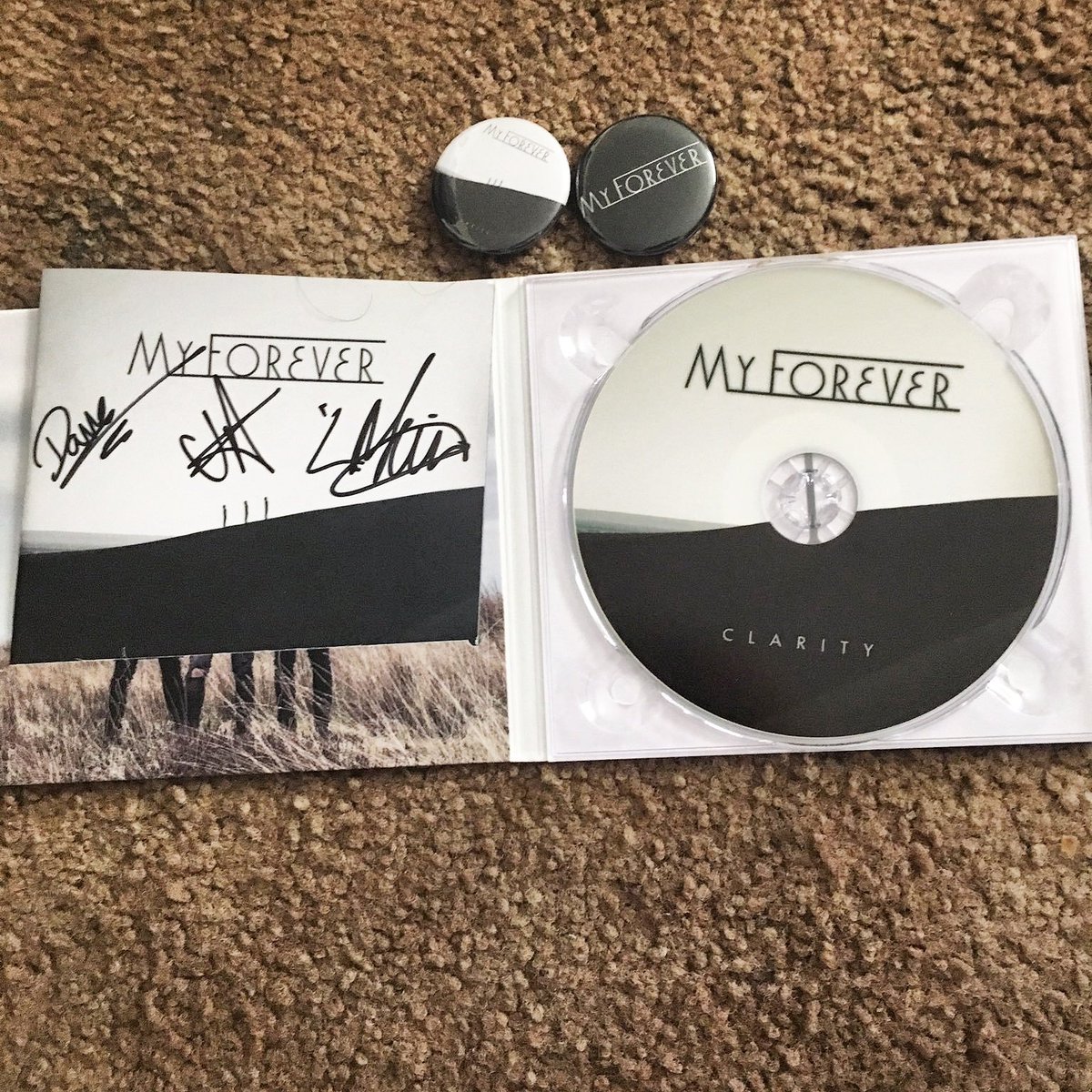 Merry Christmas all . Hope you're all having an awesome day. Been seeing lots of you receiving our merch for Christmas gifts , that's so awesome ! Thank you always for your amazing support. Enjoy the rest of your christmas. Big love 🤘🤘