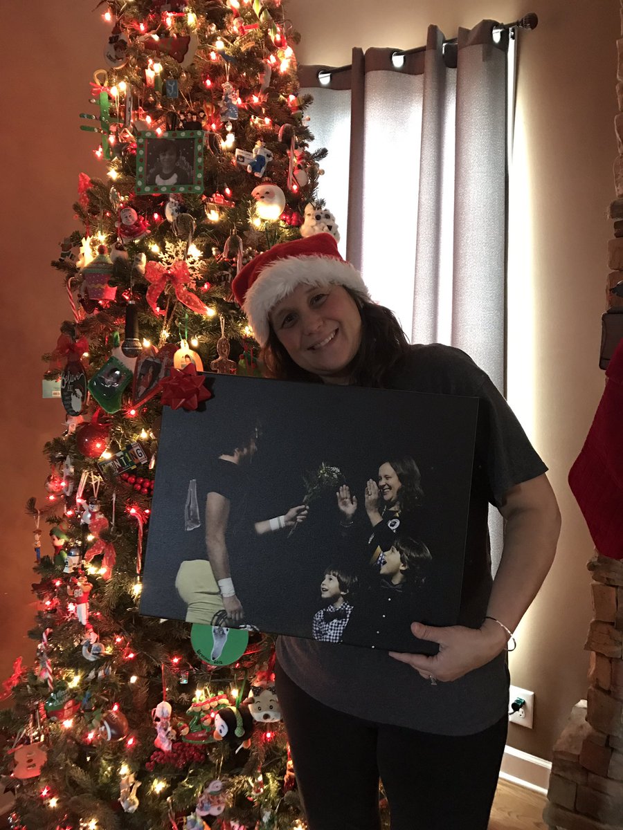 BlakeWeaver9's tweet photo. Merry Christmas momma ❤ https://t.co/fHz5fJbvAl